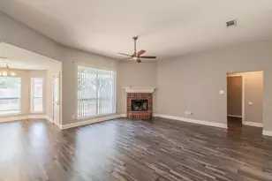904 Parkhill Dr, Mansfield, TX 76063 - Photo 6