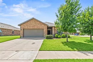 500 Swift Current Dr, Crowley, TX 76036 - Photo 2