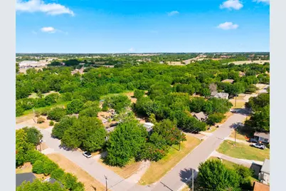 200 N Bordon Street, Lorena, TX 76655 - Photo 32
