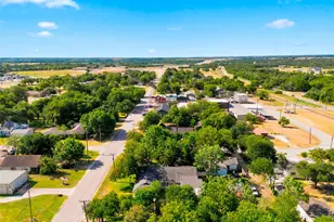 200 N Bordon St, Lorena, TX 76655 - Photo 34