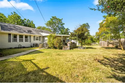 200 N Bordon Street, Lorena, TX 76655 - Photo 32