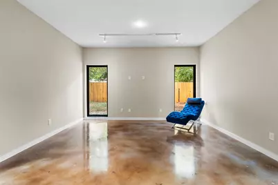 957 Woods Avenue, Fort Worth, TX 76102 - Photo 10