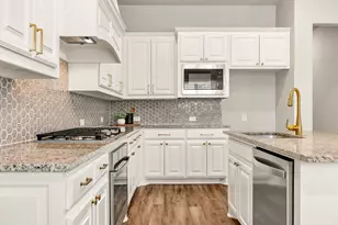 8313 Cotton Belt Ln, North Richland Hills, TX 76182 - Photo 8