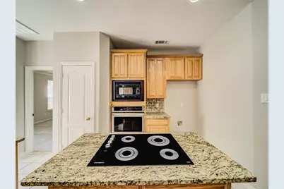 4618 Devonshire Drive, Grand Prairie, TX 75052 - Photo 4