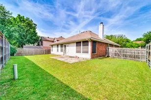 4618 Devonshire Dr, Grand Prairie, TX 75052 - Photo 10
