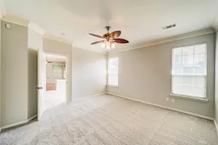 4618 Devonshire Dr, Grand Prairie, TX 75052 - Photo 6