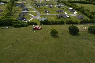 1701 Flint Cir, Van Alstyne, TX 75495 - Photo 2