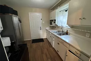 2454 Lea Crest Dr, Dallas, TX 75216 - Photo 2