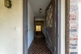 700 Del Mar Ln, Arlington, TX 76012 - Photo 12