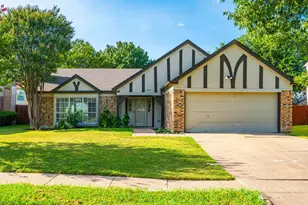 404 Spencer Cir, Grand Prairie, TX 75052 - Photo 1
