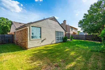 404 Spencer Circle, Grand Prairie, TX 75052 - Photo 14