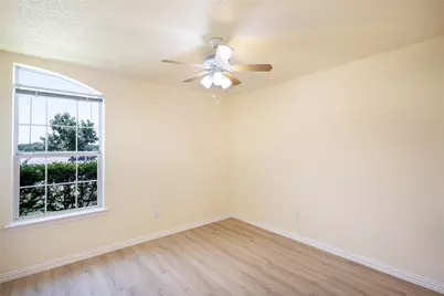 1304 W Mitchell Street, Arlington, TX 76013 - Photo 14