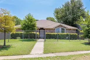 1304 W Mitchell St, Arlington, TX 76013 - Photo 1