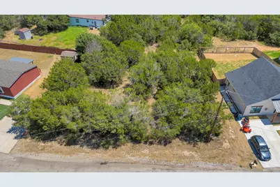 2513 Creekview Drive, Granbury, TX 76048 - Photo 10