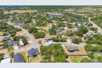 2513 Creekview Drive, Granbury, TX 76048 - Photo 6