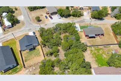 2513 Creekview Drive, Granbury, TX 76048 - Photo 16