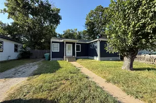 1033 S Hub St, Sherman, TX 75090 - Photo 2