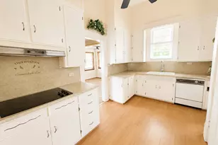 808 E Limestone Ave, Mart, TX 76664 - Photo 2