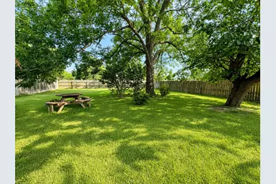 808 E Limestone Avenue, Mart, TX 76664 - Photo 10