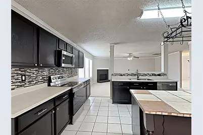 4050 Hunters Creek Drive, Fort Worth, TX 76123 - Photo 4