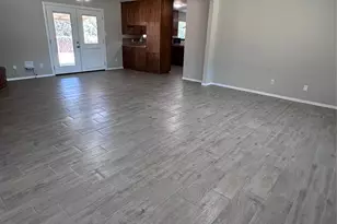 1321 Hurstview Dr, Hurst, TX 76053 - Photo 4