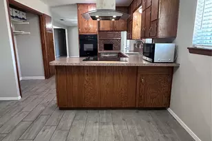 1321 Hurstview Dr, Hurst, TX 76053 - Photo 8