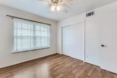 9210 Larchwood Drive, Dallas, TX 75238 - Photo 8