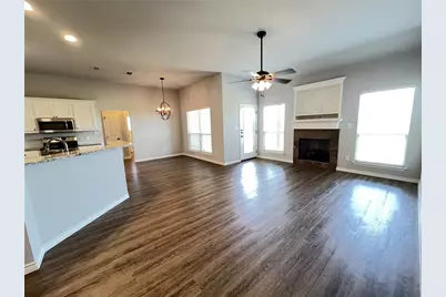 808 E Northside Drive, Pilot Point, TX 76258 - Photo 2