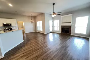 808 E Northside Dr, Pilot Point, TX 76258 - Photo 2