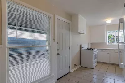 3933 Dexter Avenue, Fort Worth, TX 76107 - Photo 8