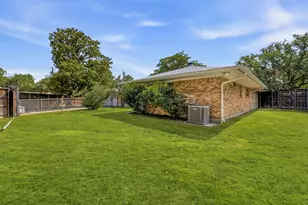 10461 Carry Back Cir, Dallas, TX 75229 - Photo 24