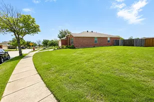 3402 Friesian Ct, Denton, TX 76210 - Photo 2