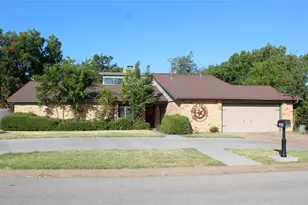 930 N Lydia St, Stephenville, TX 76401 - Photo 2