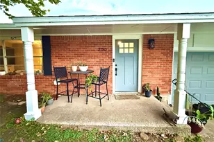 200 Arden St, Bowie, TX 76230 - Photo 2