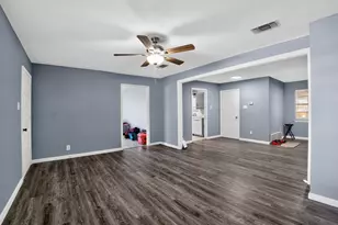1304 E Franklin St, Hillsboro, TX 76645 - Photo 14