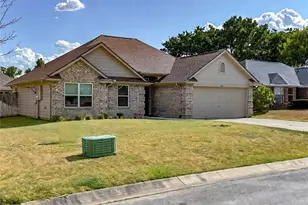 219 Quail Run, Aubrey, TX 76227 - Photo 2