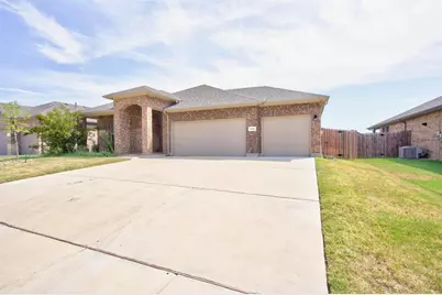 1203 Larkspur Lane, Cleburne, TX 76033 - Photo 2