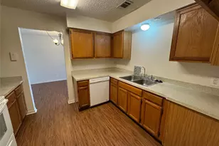 7510 Connie Ln, North Richland Hills, TX 76182 - Photo 8