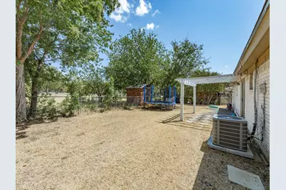 321 E Pine Street, Jacksboro, TX 76458 - Photo 26