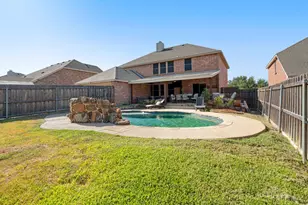 204 Rosewood Ct, Red Oak, TX 75154 - Photo 2