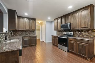 204 Rosewood Ct, Red Oak, TX 75154 - Photo 10