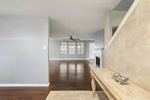 204 Rosewood Ct, Red Oak, TX 75154 - Photo 4