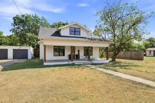 405 E College St, Gunter, TX 75058 - Photo 2