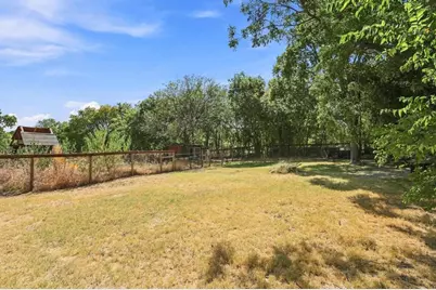 405 E College Street, Gunter, TX 75058 - Photo 20
