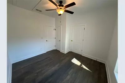 825 Texas Street, Graham, TX 76450 - Photo 8