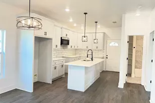 825 Texas St, Graham, TX 76450 - Photo 2