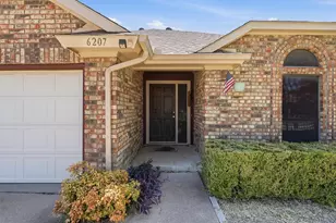 6207 Declaration Dr, Arlington, TX 76002 - Photo 4