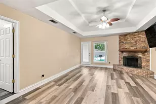 135 Meadow Ridge Dr, Cedar Hill, TX 75104 - Photo 4