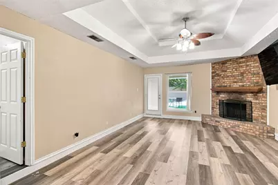 135 Meadow Ridge Drive, Cedar Hill, TX 75104 - Photo 4