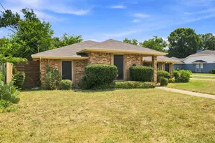 135 Meadow Ridge Dr, Cedar Hill, TX 75104 - Photo 18
